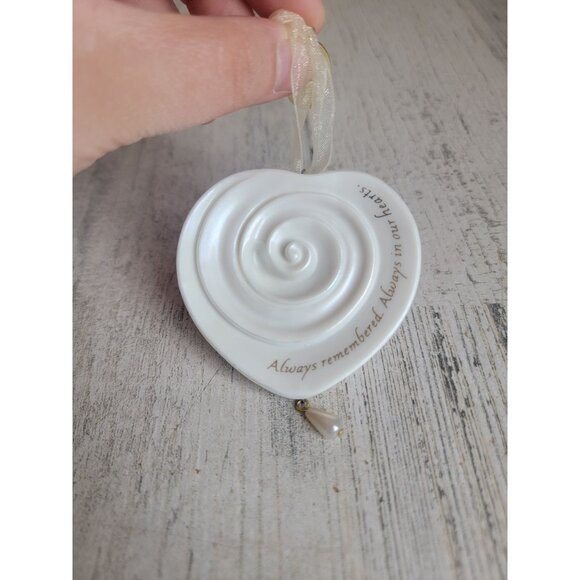 Hallmark Always Remembered ornament Xmas heart - Picture 3 of 4